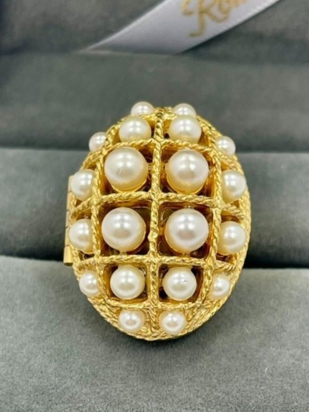 Vintage 70s Avon Ring of Pearls Charisma Perfume Locket Ring Size 5 Retro Gold - Picture 1 of 7